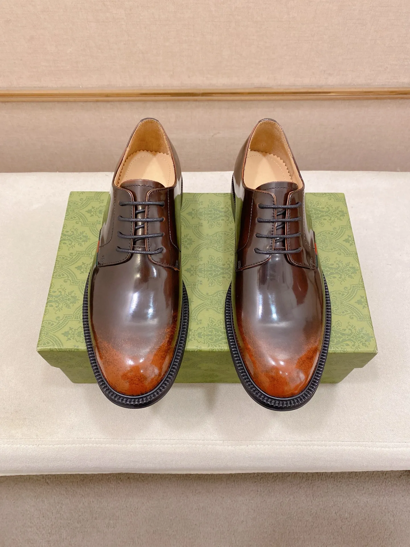 Men's shoes 💰: 520💰 (GUCCI) new series ss hot new products 💢 💠 Casual leather shoes 👞, first layer of cowhide, upper hardware buckles and logo on the sides of the shoe, brand logo on the insole and sole 💠 💎Upper: 100% cowhide 💎Inner: cowhide/100% 💎Feet: cowhide/100% 💎Sole: rubber/100% 💎SIZE: 38 39 40 41 42 43 44 Can be customized 45